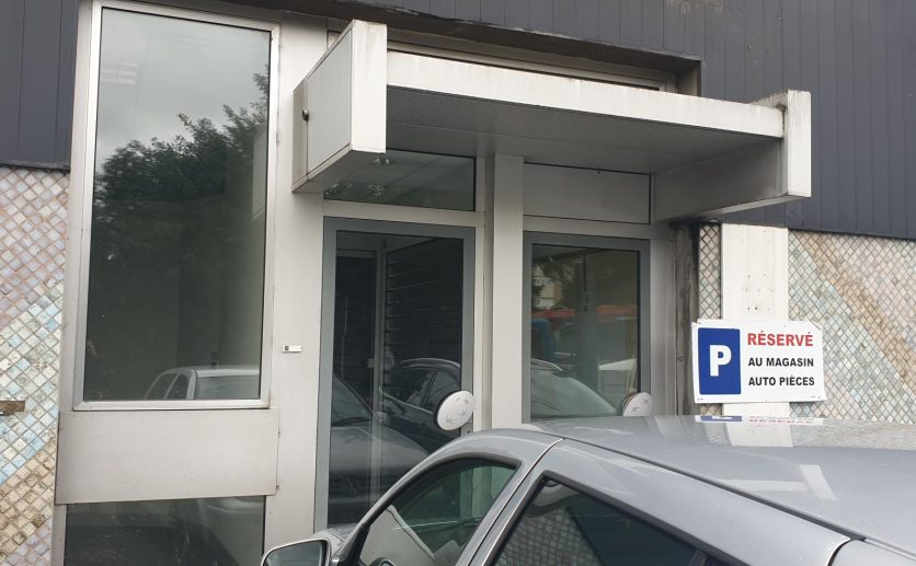 ANCIENNE ANGENCE BANCAIRE (1)